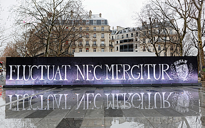 Fluctuat Nec Mergitur