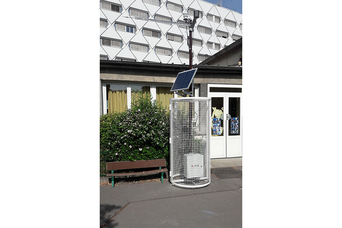 Station Météo installée dans la cours de l’école maternelle Maryse Hilsz