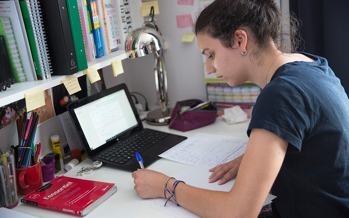 Etudiante chez elle