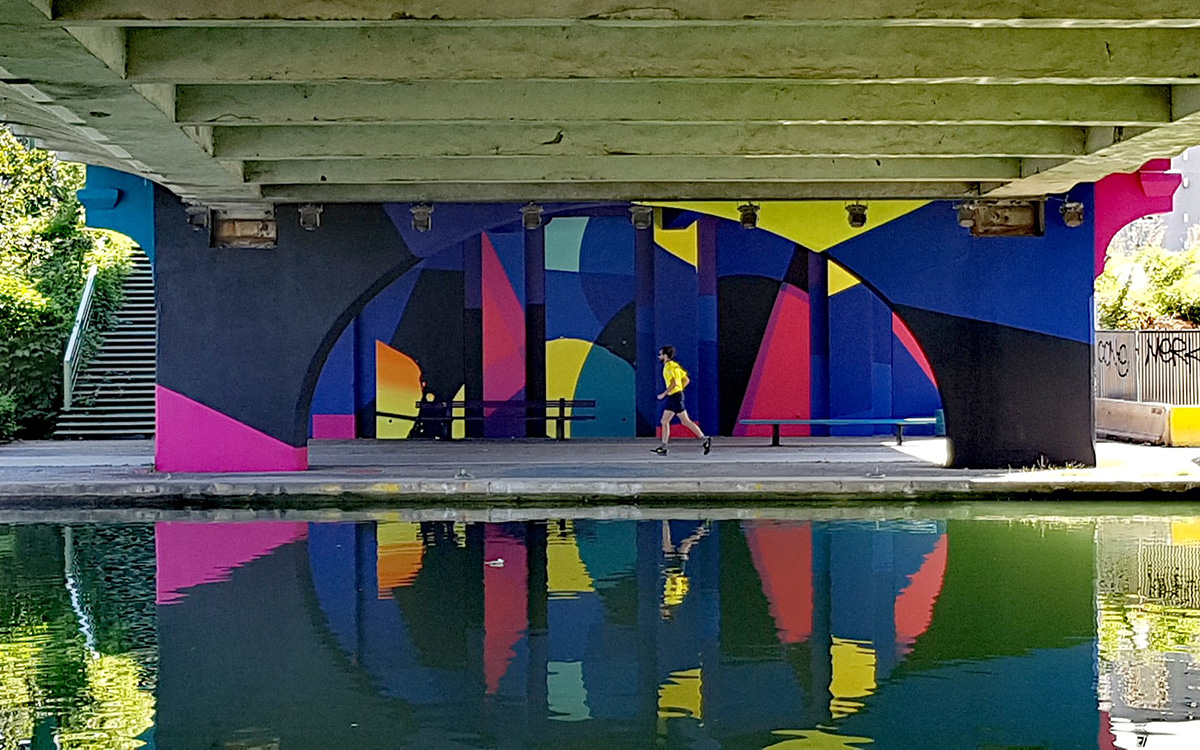 Street art au bord du canal Saint-Denis