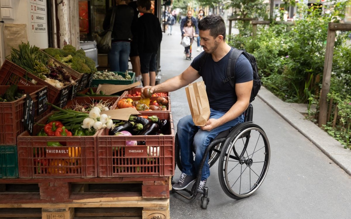 Sofyane fait ses courses à Paris