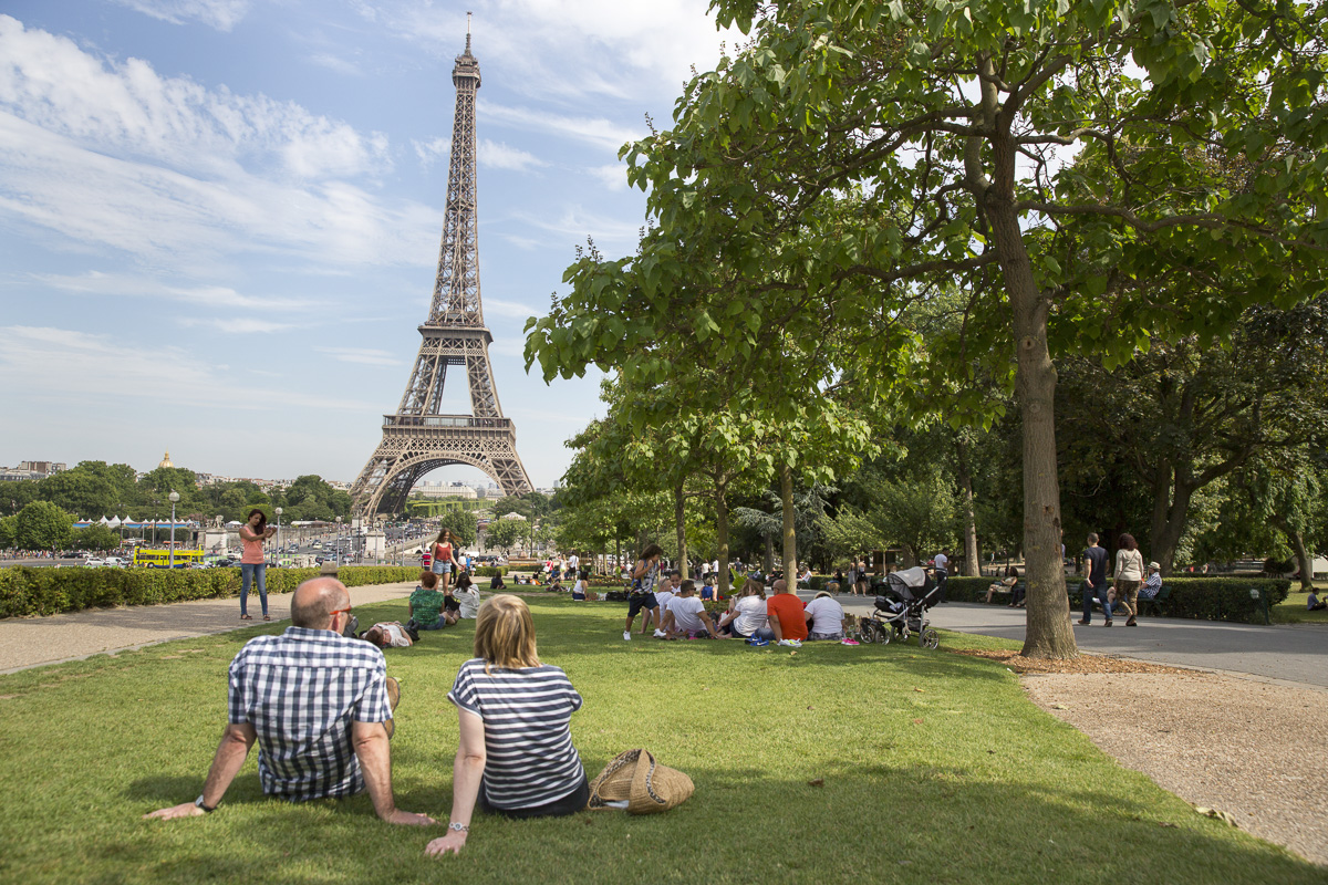 Détente dans les jardins du Trocadéro.