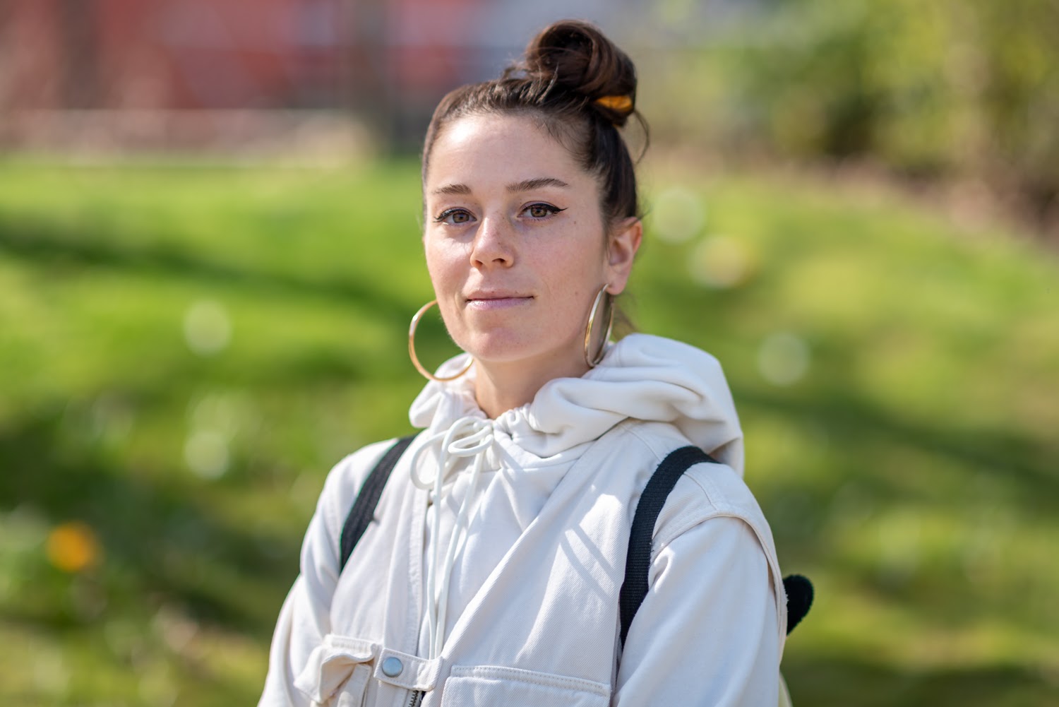 Portrait de Camille Regneault en extérieur