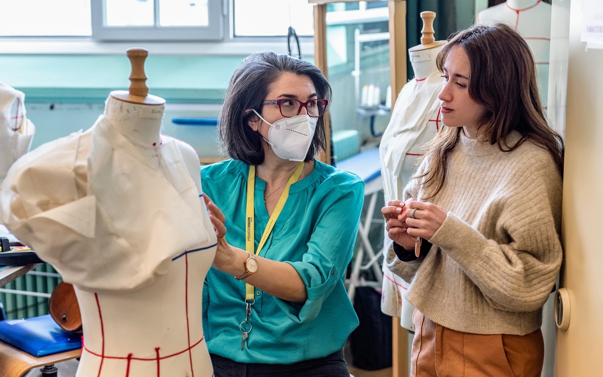 Cours de couture, Etablissement Belleville des Cours d'Adultes