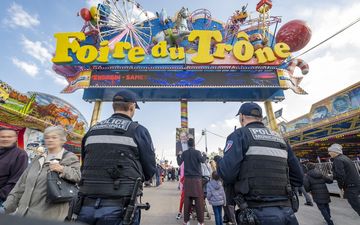Deux policiers municipaux à la Foire du Trône